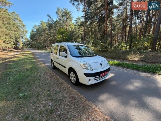 Білий Рено Кєнгу, об'ємом двигуна 1.5 л та пробігом 196 тис. км за 8800 $, фото 49 на Automoto.ua