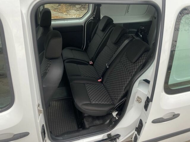 Белый Рено Кенгу, объемом двигателя 0 л и пробегом 87 тыс. км за 6499 $, фото 5 на Automoto.ua