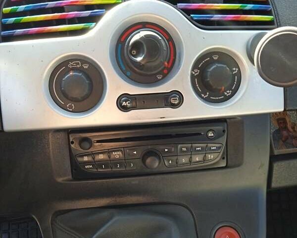 Белый Рено Кенгу, объемом двигателя 1.46 л и пробегом 279 тыс. км за 7500 $, фото 10 на Automoto.ua