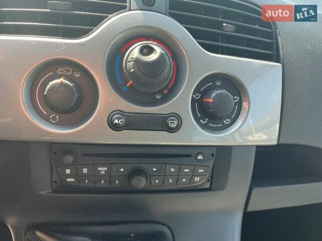 Белый Рено Кенгу, объемом двигателя 1.5 л и пробегом 238 тыс. км за 7550 $, фото 18 на Automoto.ua