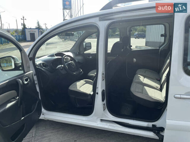 Белый Рено Кенгу, объемом двигателя 1.5 л и пробегом 216 тыс. км за 8300 $, фото 12 на Automoto.ua