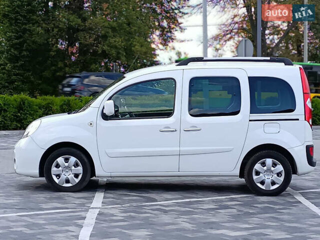 Белый Рено Кенгу, объемом двигателя 1.6 л и пробегом 224 тыс. км за 8150 $, фото 1 на Automoto.ua