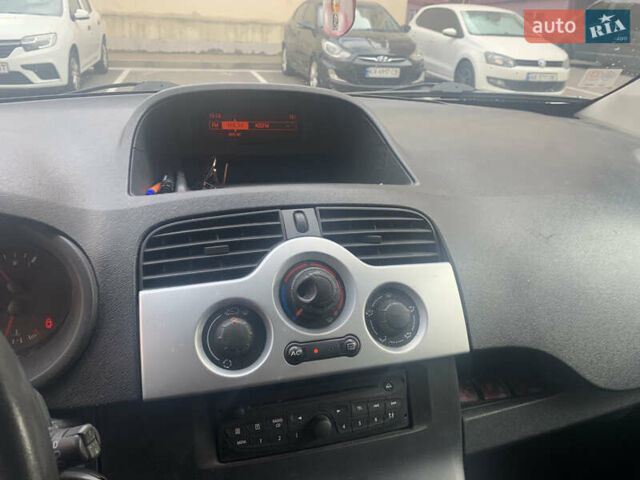 Білий Рено Кєнгу, об'ємом двигуна 1.46 л та пробігом 317 тис. км за 5900 $, фото 11 на Automoto.ua