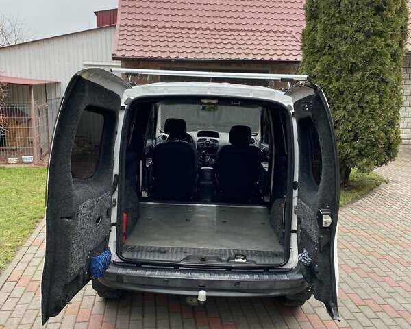 Белый Рено Кенгу, объемом двигателя 1.46 л и пробегом 273 тыс. км за 8700 $, фото 6 на Automoto.ua