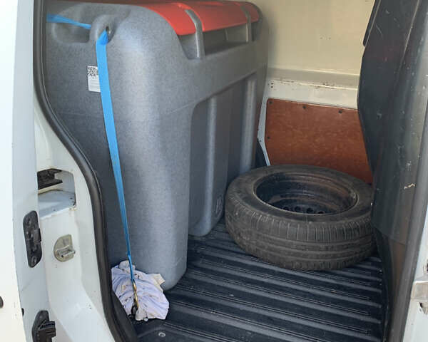 Білий Рено Кєнгу, об'ємом двигуна 1.46 л та пробігом 303 тис. км за 5500 $, фото 5 на Automoto.ua