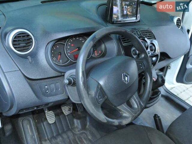 Рено Кенгу 2013 в Одессе на Automoto.ua Белый Рено Кенгу, объемом двигателя 1.5 л и пробегом 286 тыс. км за 6300 $, фото 18 на Automoto.ua