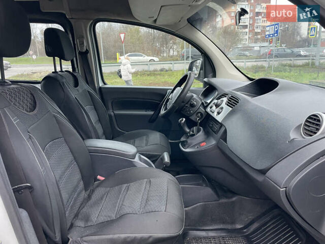 Белый Рено Кенгу, объемом двигателя 1.5 л и пробегом 374 тыс. км за 5700 $, фото 13 на Automoto.ua