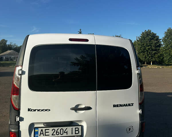Белый Рено Кенгу, объемом двигателя 1.5 л и пробегом 388 тыс. км за 6500 $, фото 2 на Automoto.ua
