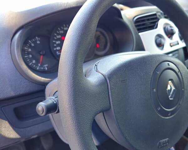 Белый Рено Кенгу, объемом двигателя 1.5 л и пробегом 185 тыс. км за 9500 $, фото 10 на Automoto.ua