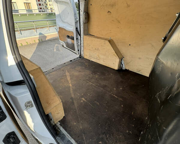 Белый Рено Кенгу, объемом двигателя 1.46 л и пробегом 92 тыс. км за 7600 $, фото 24 на Automoto.ua