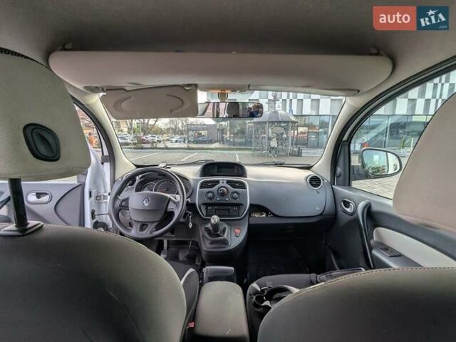 Белый Рено Кенгу, объемом двигателя 1.5 л и пробегом 205 тыс. км за 7500 $, фото 6 на Automoto.ua