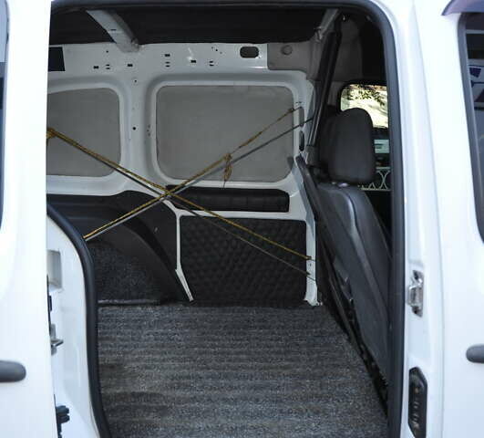 Рено Кенгу 2013 в Одессе на Automoto.ua Белый Рено Кенгу, объемом двигателя 1.5 л и пробегом 286 тыс. км за 6300 $, фото 10 на Automoto.ua