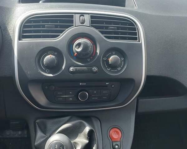 Белый Рено Кенгу, объемом двигателя 1.46 л и пробегом 353 тыс. км за 7100 $, фото 9 на Automoto.ua