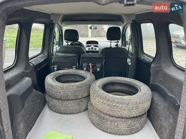 Белый Рено Кенгу, объемом двигателя 1.5 л и пробегом 374 тыс. км за 5700 $, фото 17 на Automoto.ua