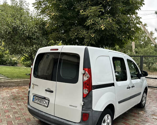 Белый Рено Кенгу, объемом двигателя 1.46 л и пробегом 252 тыс. км за 7100 $, фото 3 на Automoto.ua