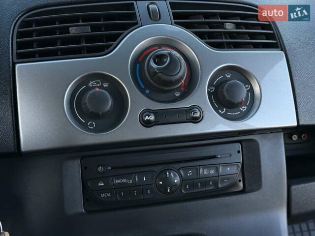 Белый Рено Кенгу, объемом двигателя 1.46 л и пробегом 231 тыс. км за 7750 $, фото 37 на Automoto.ua