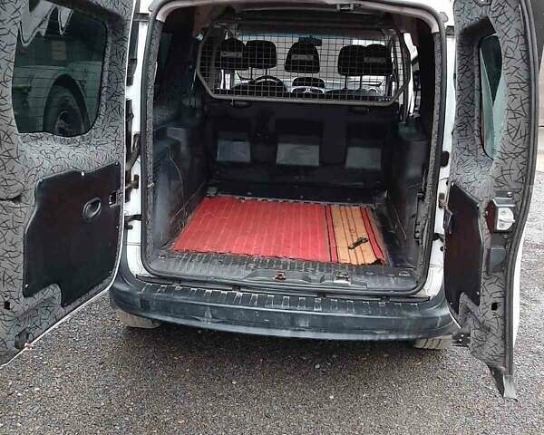 Білий Рено Кєнгу, об'ємом двигуна 1.46 л та пробігом 170 тис. км за 7950 $, фото 5 на Automoto.ua