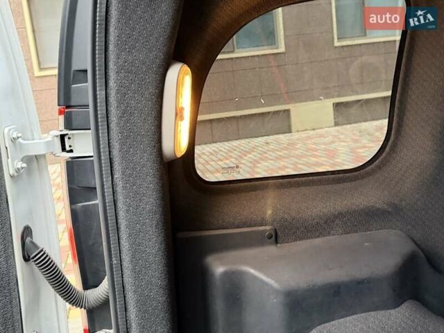 Білий Рено Кєнгу, об'ємом двигуна 1.46 л та пробігом 176 тис. км за 8300 $, фото 39 на Automoto.ua