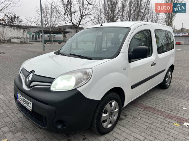 Белый Рено Кенгу, объемом двигателя 1.46 л и пробегом 312 тыс. км за 8600 $, фото 5 на Automoto.ua