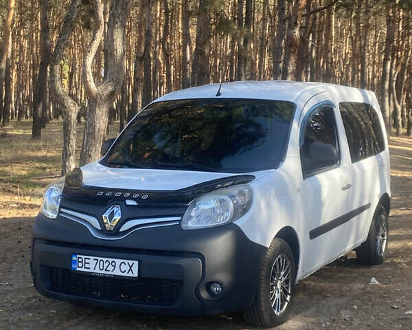 Белый Рено Кенгу, объемом двигателя 1.46 л и пробегом 260 тыс. км за 8700 $, фото 1 на Automoto.ua