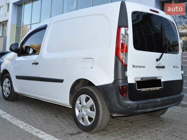Рено Кенгу 2013 в Одессе на Automoto.ua Белый Рено Кенгу, объемом двигателя 1.5 л и пробегом 286 тыс. км за 6300 $, фото 3 на Automoto.ua