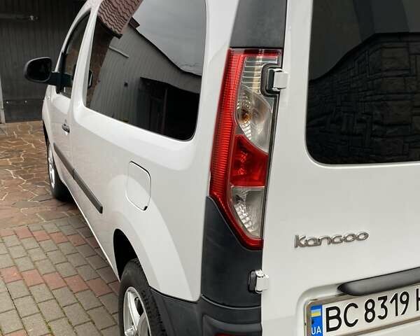 Белый Рено Кенгу, объемом двигателя 1.46 л и пробегом 273 тыс. км за 8700 $, фото 31 на Automoto.ua