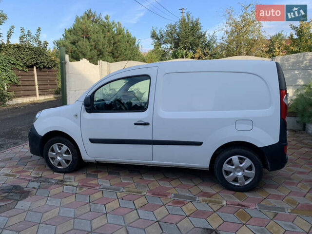 Белый Рено Кенгу, объемом двигателя 1.46 л и пробегом 303 тыс. км за 6000 $, фото 1 на Automoto.ua