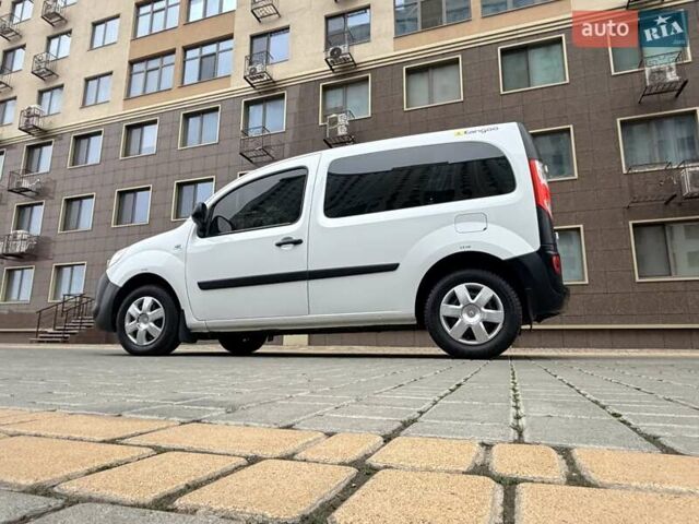 Білий Рено Кєнгу, об'ємом двигуна 1.46 л та пробігом 176 тис. км за 8300 $, фото 73 на Automoto.ua