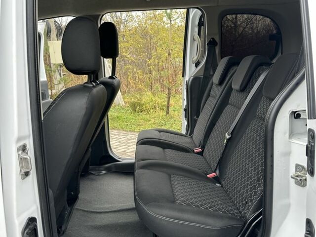 Білий Рено Кєнгу, об'ємом двигуна 0 л та пробігом 140 тис. км за 8999 $, фото 7 на Automoto.ua