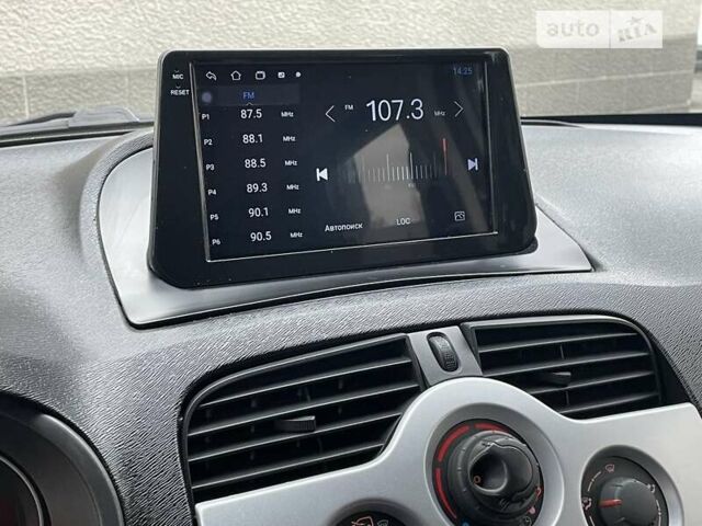 Білий Рено Кєнгу, об'ємом двигуна 0 л та пробігом 93 тис. км за 12900 $, фото 1 на Automoto.ua