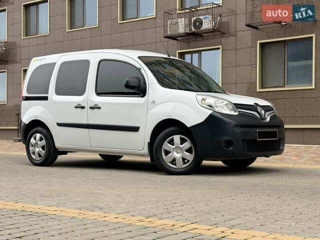 Білий Рено Кєнгу, об'ємом двигуна 1.46 л та пробігом 176 тис. км за 8300 $, фото 53 на Automoto.ua