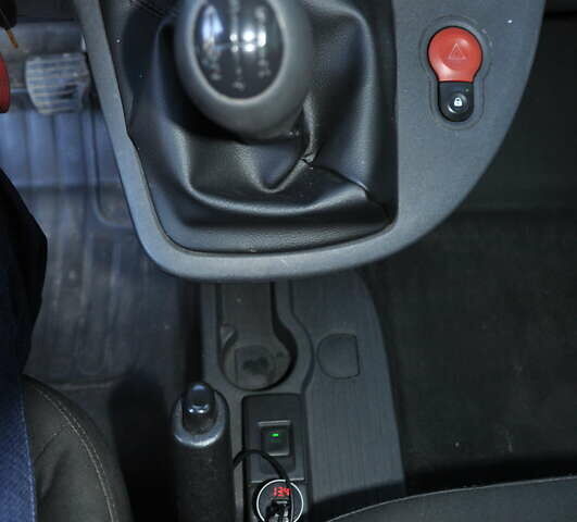 Рено Кенгу 2013 в Одессе на Automoto.ua Белый Рено Кенгу, объемом двигателя 1.5 л и пробегом 286 тыс. км за 6300 $, фото 31 на Automoto.ua