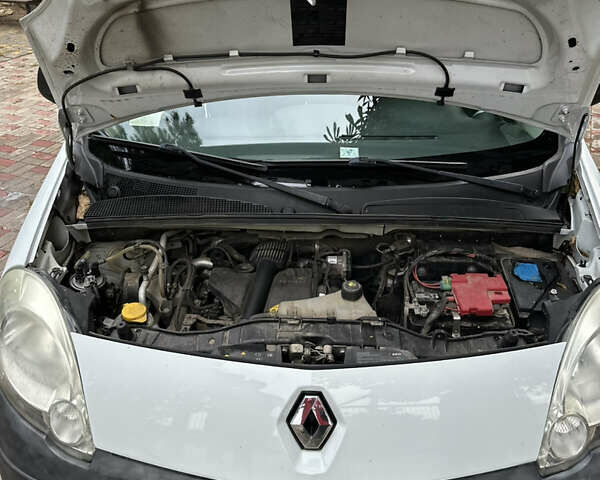 Белый Рено Кенгу, объемом двигателя 1.46 л и пробегом 252 тыс. км за 7100 $, фото 13 на Automoto.ua