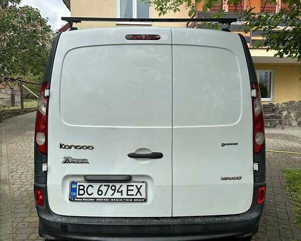 Белый Рено Кенгу, объемом двигателя 1.46 л и пробегом 225 тыс. км за 5300 $, фото 6 на Automoto.ua