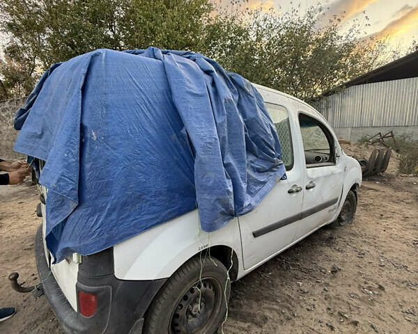 Білий Рено Кєнгу, об'ємом двигуна 1.46 л та пробігом 323 тис. км за 2800 $, фото 5 на Automoto.ua