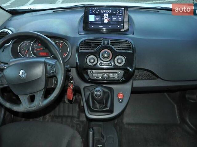 Рено Кенгу 2013 в Одессе на Automoto.ua Белый Рено Кенгу, объемом двигателя 1.5 л и пробегом 286 тыс. км за 6300 $, фото 19 на Automoto.ua