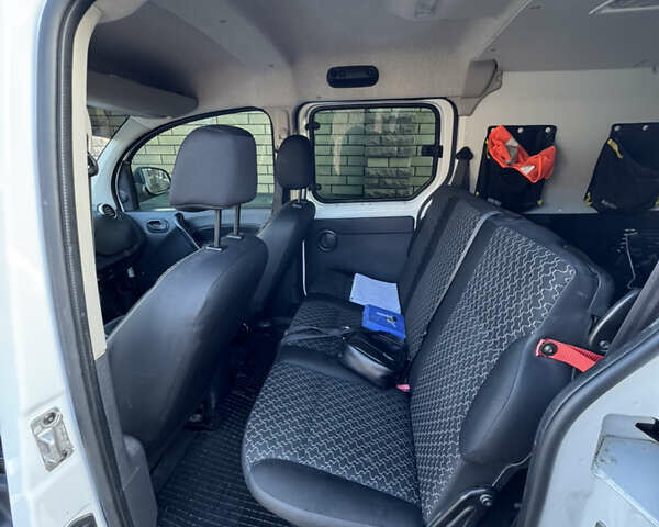 Білий Рено Кєнгу, об'ємом двигуна 1.46 л та пробігом 282 тис. км за 9300 $, фото 17 на Automoto.ua