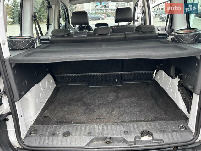 Белый Рено Кенгу, объемом двигателя 1.46 л и пробегом 312 тыс. км за 8600 $, фото 12 на Automoto.ua