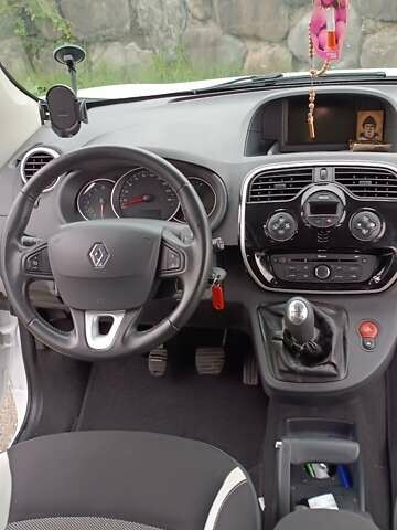 Белый Рено Кенгу, объемом двигателя 1.5 л и пробегом 195 тыс. км за 9900 $, фото 3 на Automoto.ua