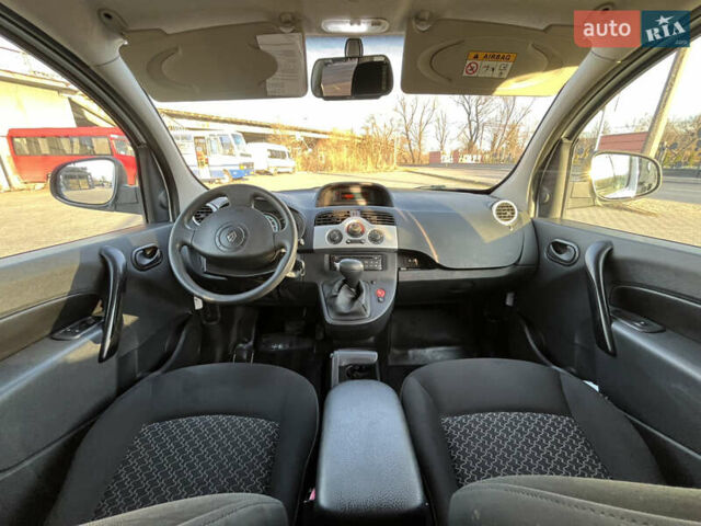 Білий Рено Кєнгу, об'ємом двигуна 0 л та пробігом 68 тис. км за 6500 $, фото 4 на Automoto.ua