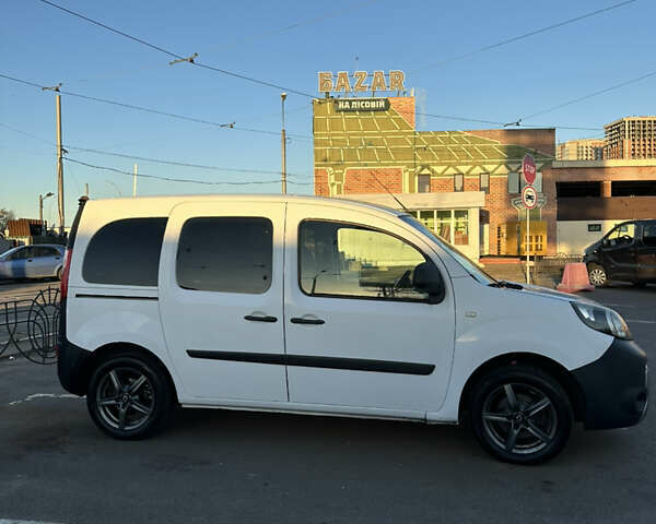 Білий Рено Кєнгу, об'ємом двигуна 1.5 л та пробігом 205 тис. км за 7100 $, фото 4 на Automoto.ua