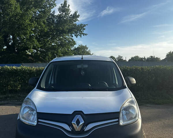 Белый Рено Кенгу, объемом двигателя 1.5 л и пробегом 388 тыс. км за 6500 $, фото 1 на Automoto.ua