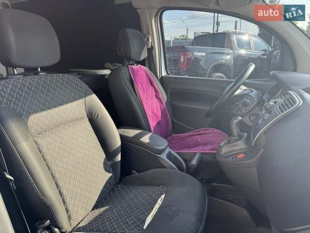 Белый Рено Кенгу, объемом двигателя 1.5 л и пробегом 193 тыс. км за 5900 $, фото 10 на Automoto.ua