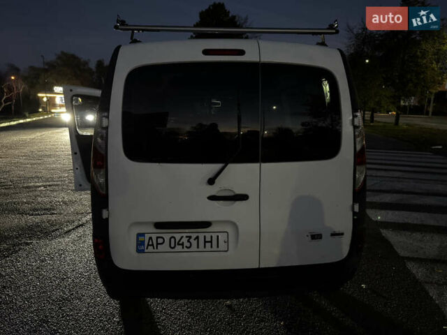 Белый Рено Кенгу, объемом двигателя 1.46 л и пробегом 237 тыс. км за 8200 $, фото 4 на Automoto.ua