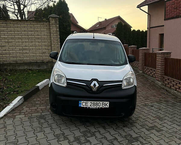 Белый Рено Кенгу, объемом двигателя 1.46 л и пробегом 140 тыс. км за 8999 $, фото 2 на Automoto.ua