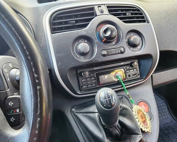 Рено Кєнгу 2013 у Хмельницькому на Automoto.ua Білий Рено Кєнгу, об'ємом двигуна 1.46 л та пробігом 201 тис. км за 10800 $, фото 14 на Automoto.ua