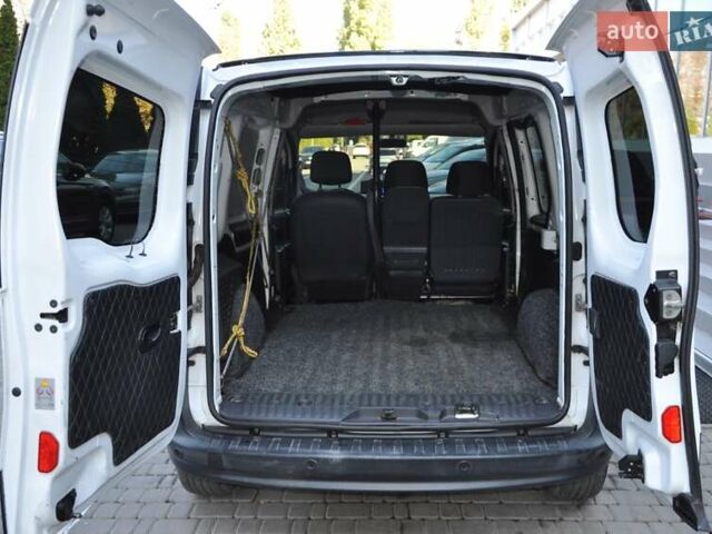 Рено Кенгу 2013 в Одессе на Automoto.ua Белый Рено Кенгу, объемом двигателя 1.5 л и пробегом 286 тыс. км за 6300 $, фото 6 на Automoto.ua