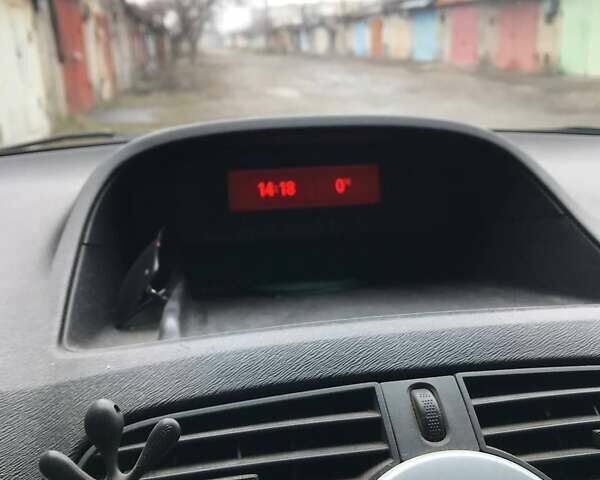 Белый Рено Кенгу, объемом двигателя 1.5 л и пробегом 213 тыс. км за 5700 $, фото 4 на Automoto.ua
