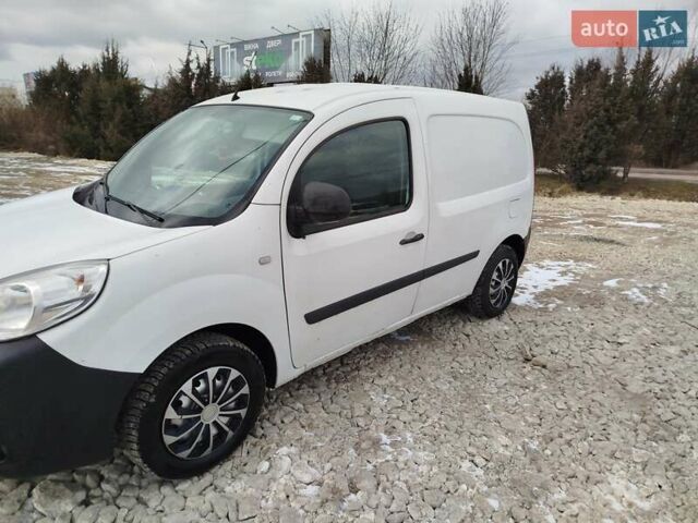 Белый Рено Кенгу, объемом двигателя 1.46 л и пробегом 298 тыс. км за 5999 $, фото 2 на Automoto.ua