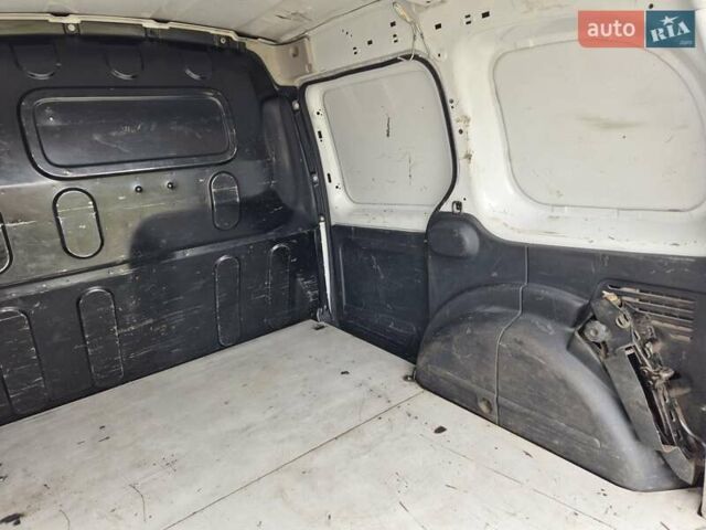 Белый Рено Кенгу, объемом двигателя 1.46 л и пробегом 261 тыс. км за 5400 $, фото 16 на Automoto.ua